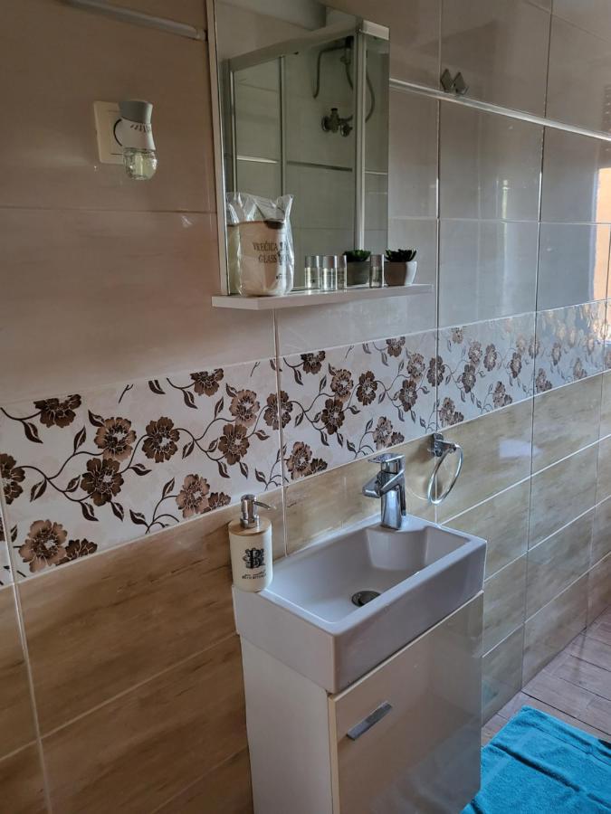 Rijeka Apartment With Free Parking And Large Balcony Eksteriør bilde