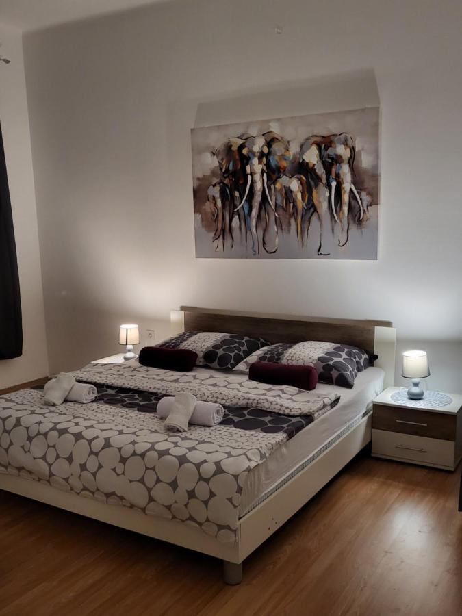 Rijeka Apartment With Free Parking And Large Balcony Eksteriør bilde